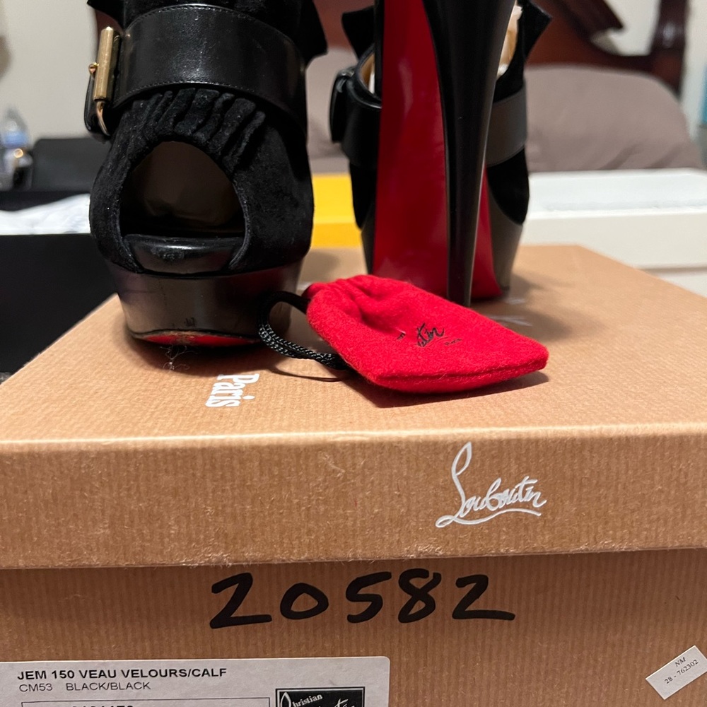 Christian Louboutin sz81/2